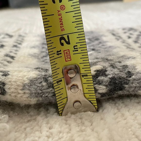 H&M Knit Double Thick Scarf Muffler Jacquard Scandinavian Design 68" x 6" - Picture 8 of 9